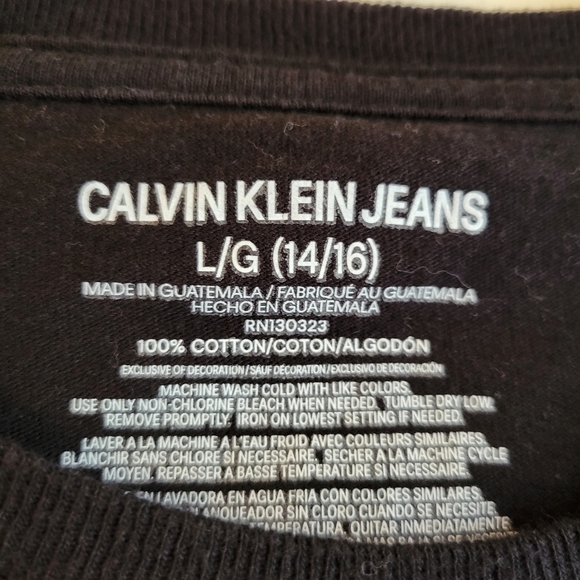 Calvin Klein Jeans Repeating Spellout T-Shirt - Picture 7 of 7